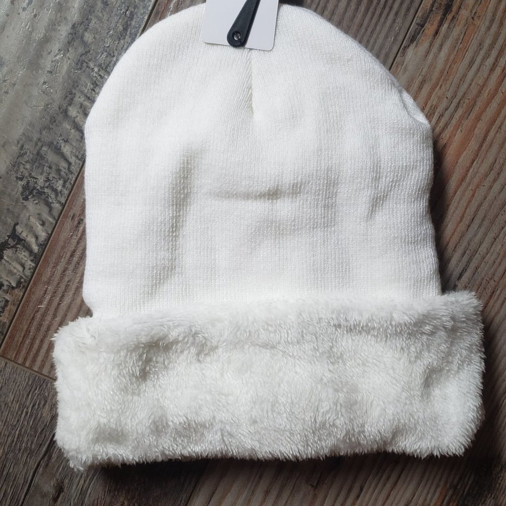 Supply White Unisex Winter Hat